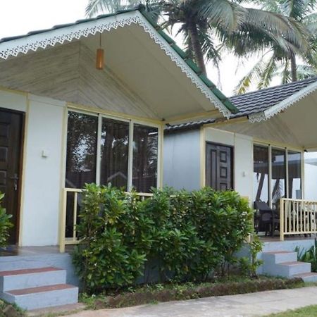 Molly'S Nest Hotel มานเดรม ภายนอก รูปภาพ