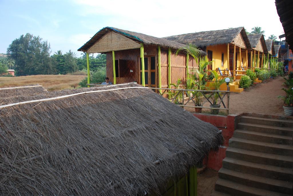 Molly'S Nest Hotel มานเดรม ภายนอก รูปภาพ