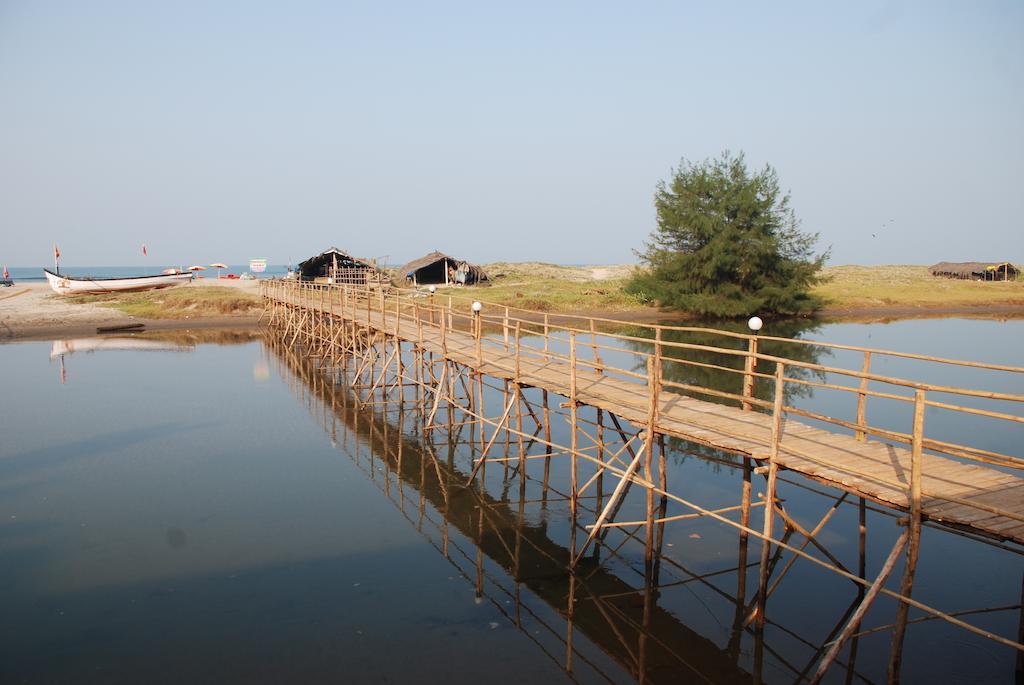 Molly'S Nest Hotel มานเดรม ภายนอก รูปภาพ
