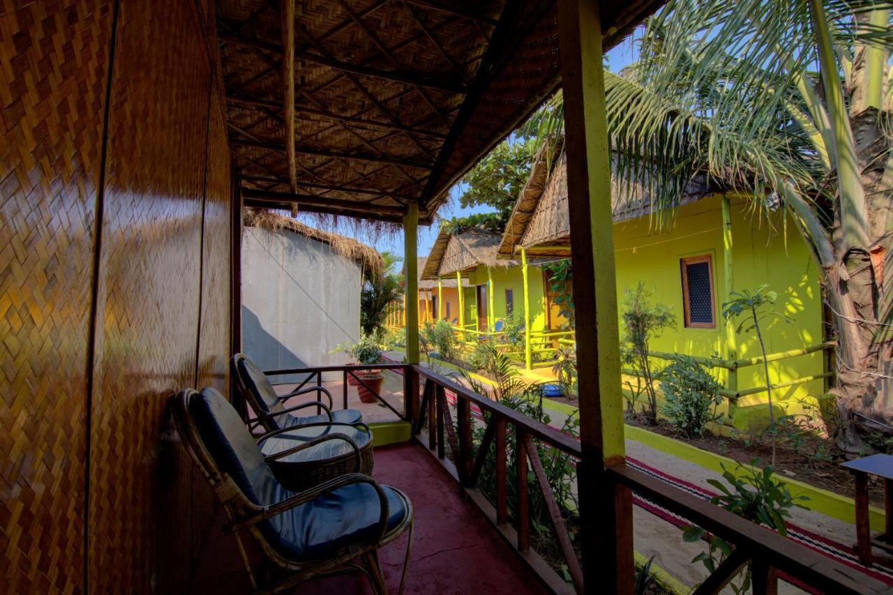 Molly'S Nest Hotel มานเดรม ภายนอก รูปภาพ