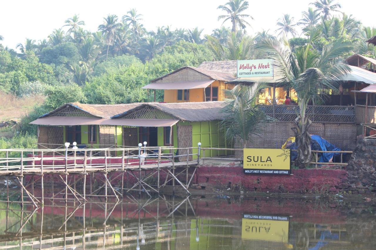 Molly'S Nest Hotel มานเดรม ภายนอก รูปภาพ